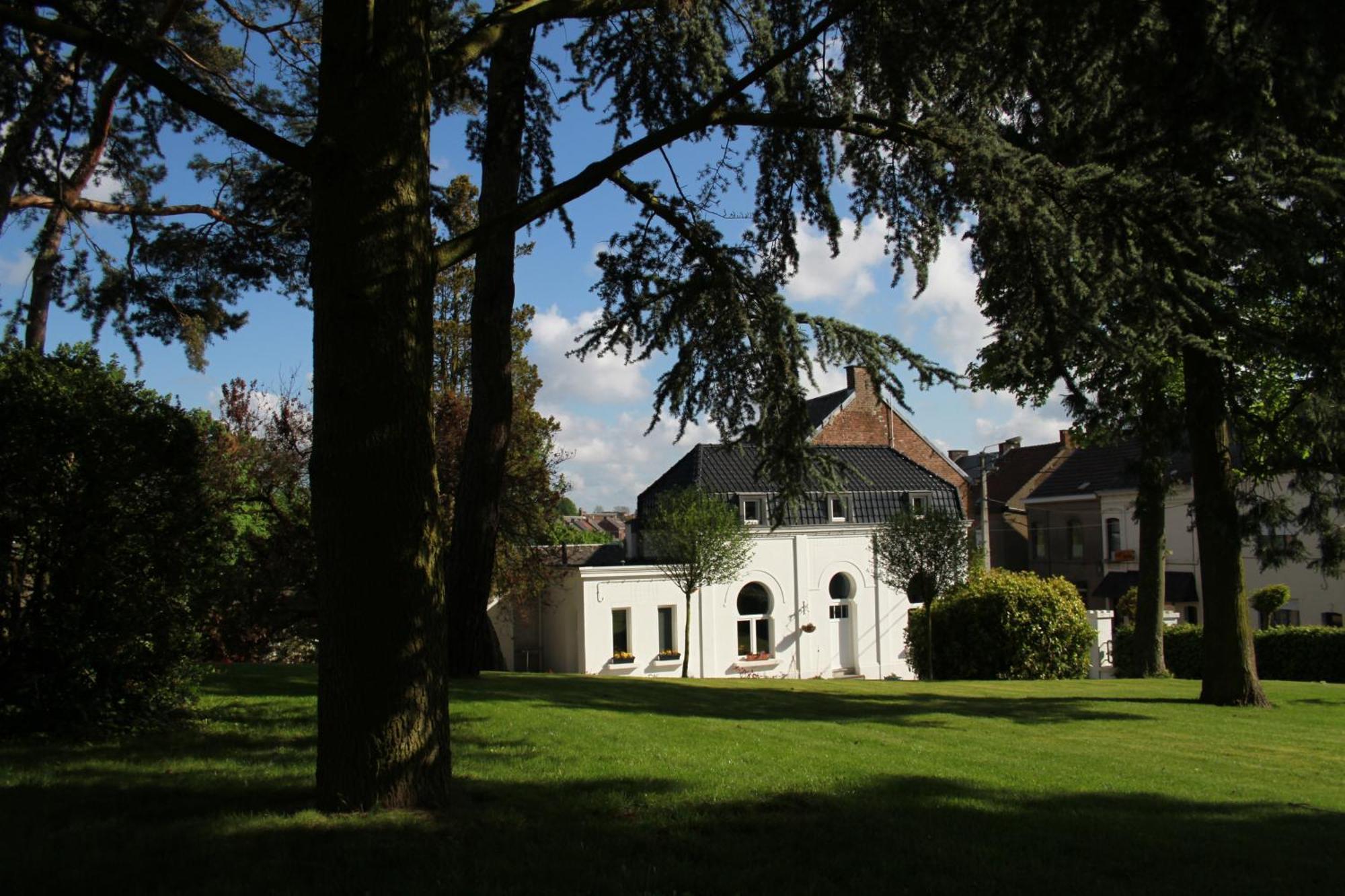 Gîte de la Conciergerie du Cheval Blanc Luttre Extérieur photo